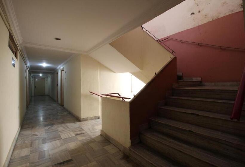 ホテル Maya Deluxe