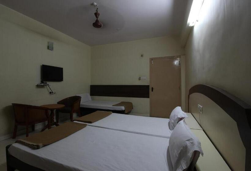 ホテル Maya Deluxe