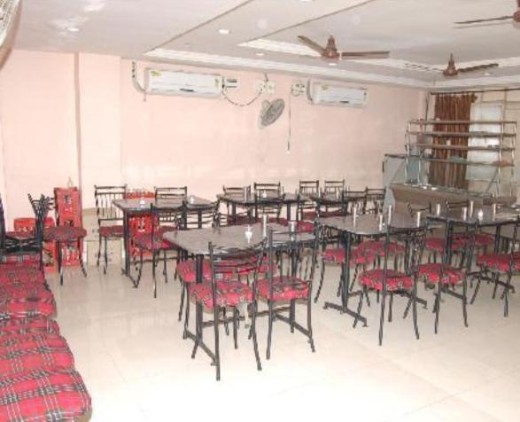 ホテル Maya Deluxe