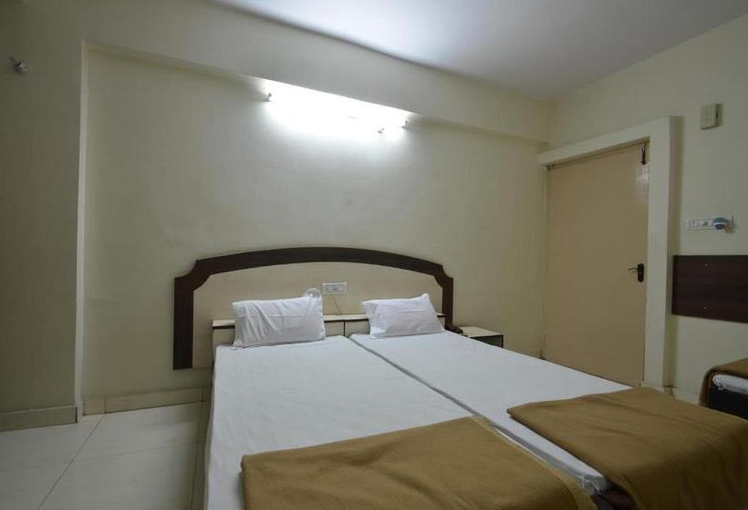 ホテル Maya Deluxe