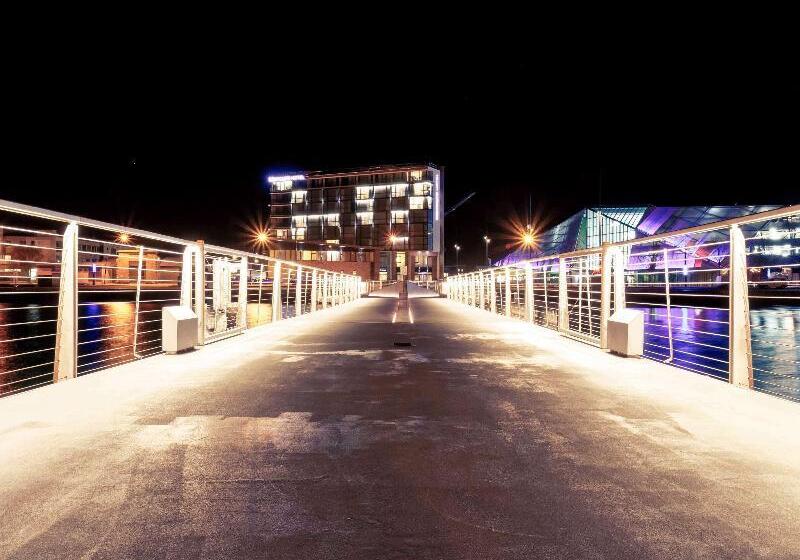 בית מלון כפרי Mercure Cherbourg Centre Port