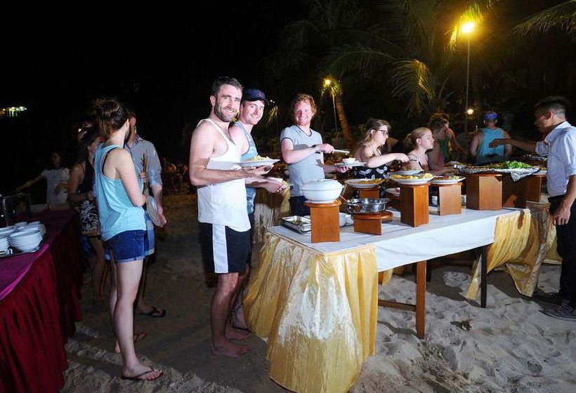 هتل Monkey Island Resort