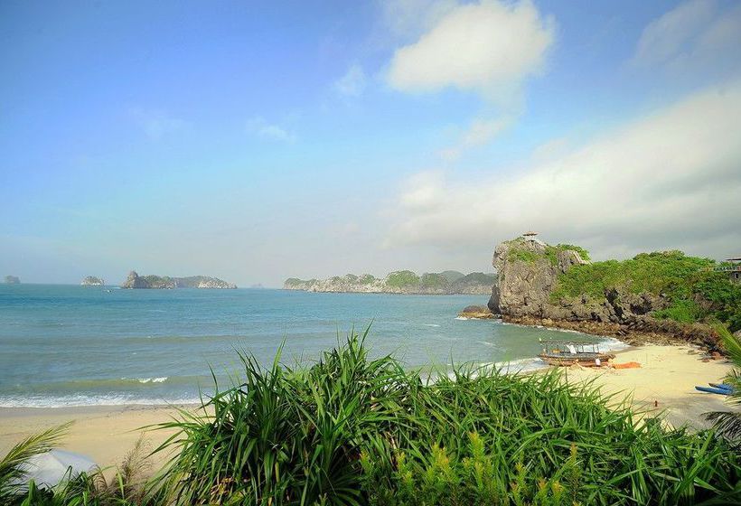 هتل Monkey Island Resort