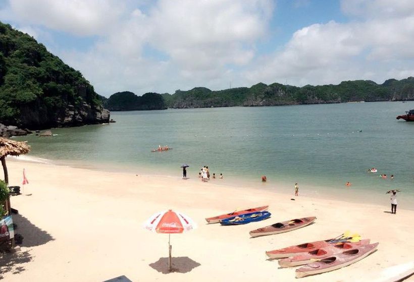 هتل Monkey Island Resort