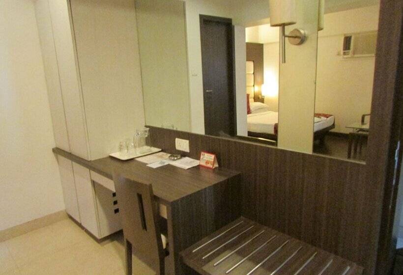 ホテル Mourya Residency