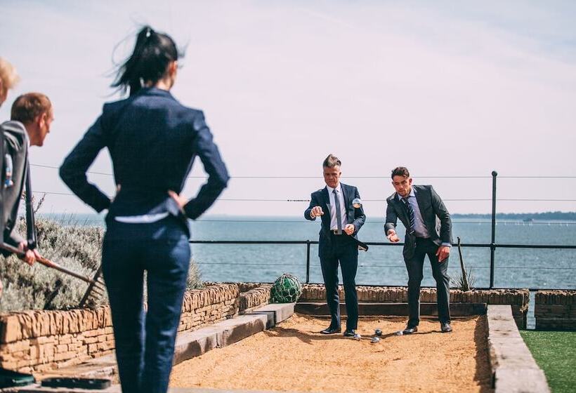 酒店 No Man's Fort