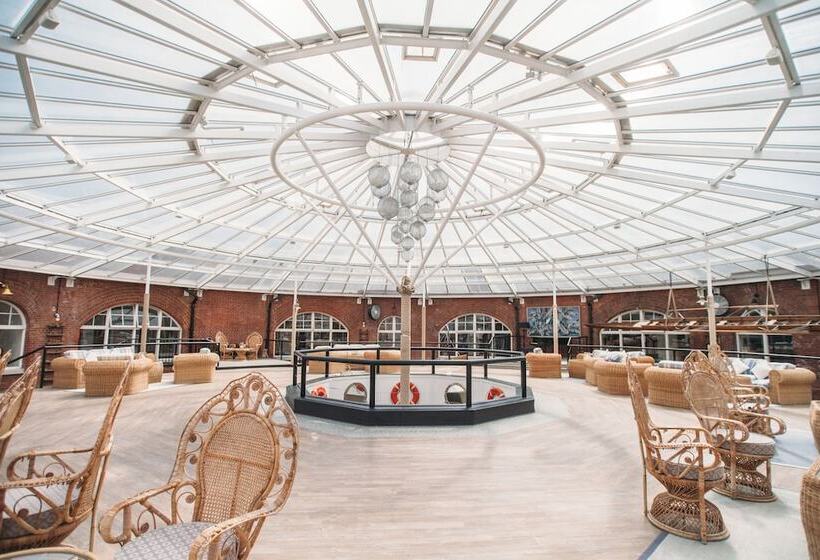 酒店 No Man's Fort