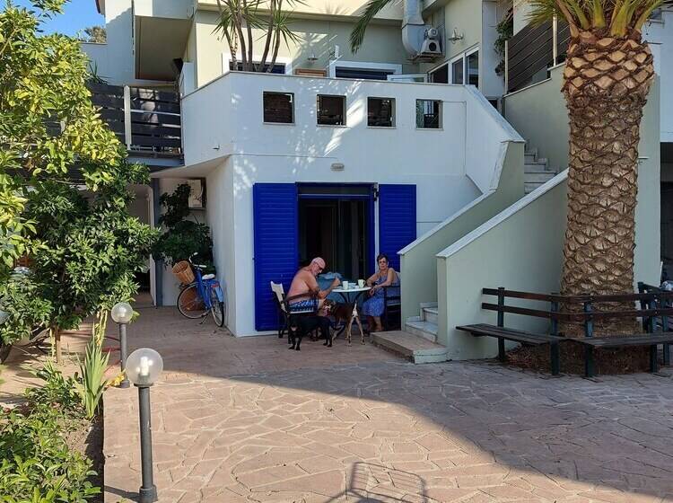 בית מלון כפרי Omega Rooms Anaxos