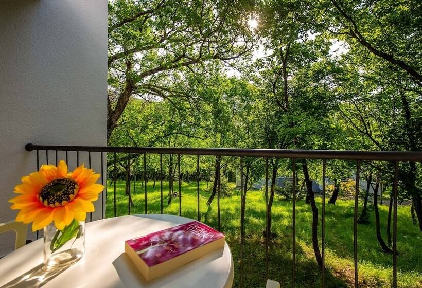 هتل Holiday Resort Kačjak