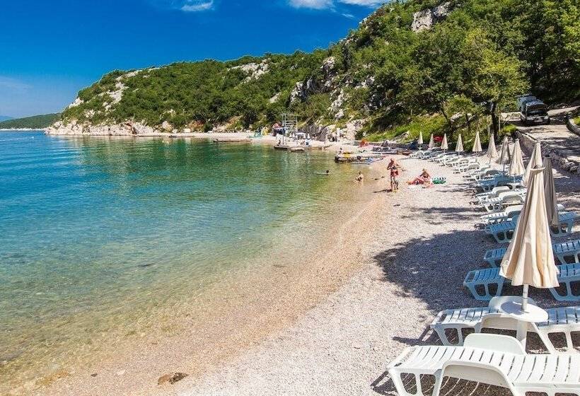 هتل Holiday Resort Kačjak