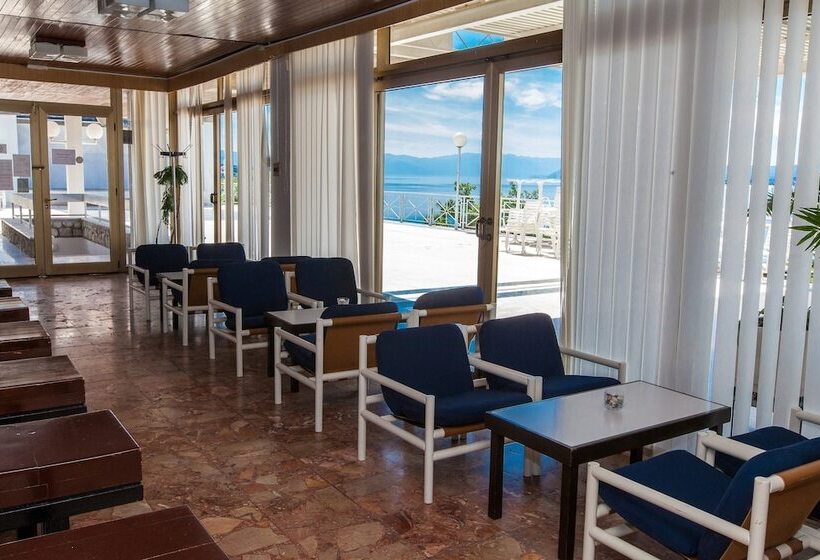 هتل Holiday Resort Kačjak