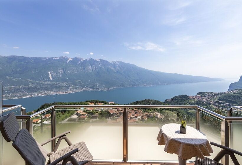 فندق Pineta Campi