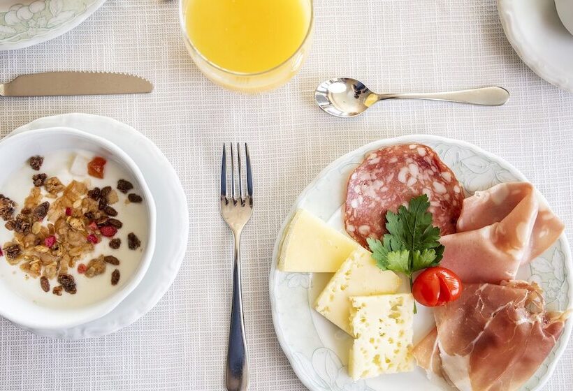 فندق Pineta Campi