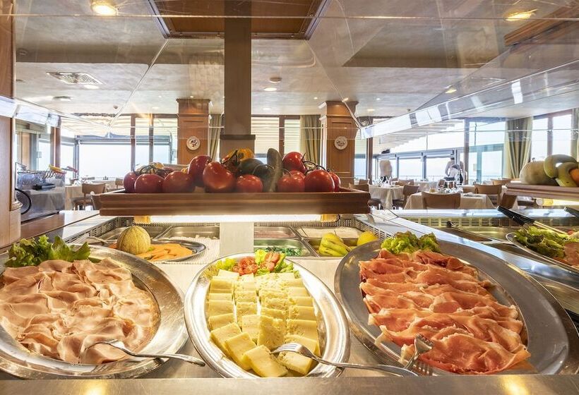 فندق Pineta Campi