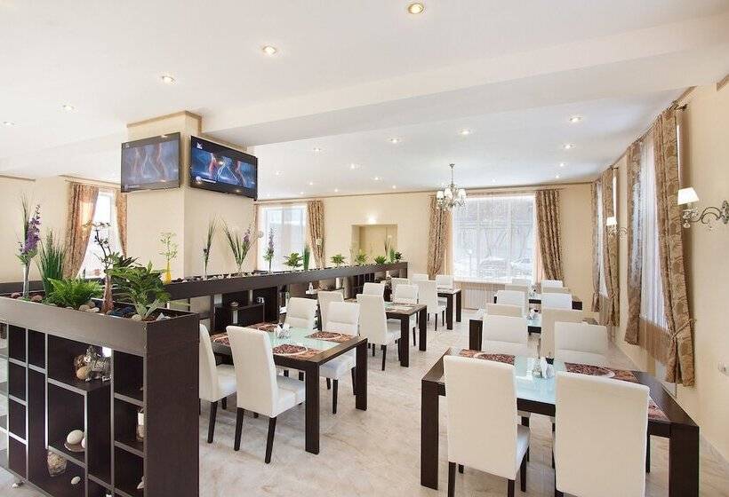 호텔 Piramida Business