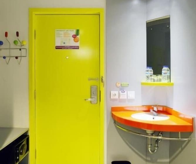 Pop! Hotel Tebet Jakarta