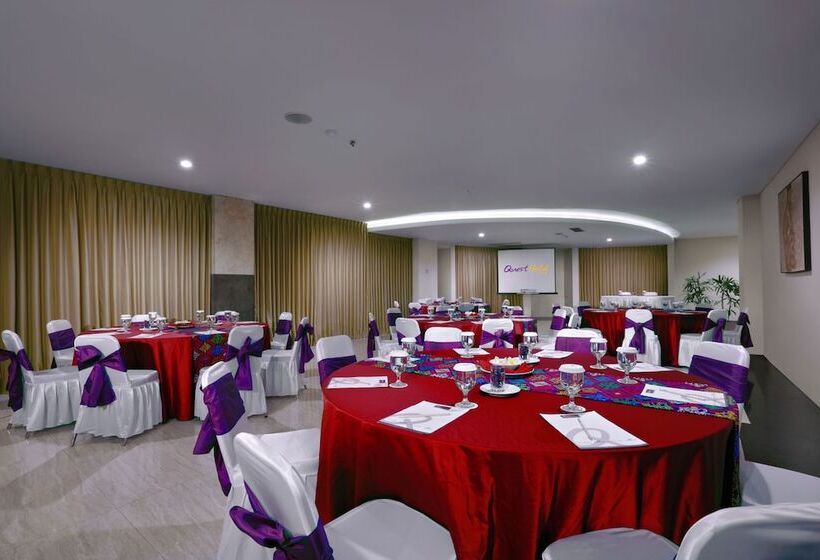 호텔 Quest San Denpasar By Aston