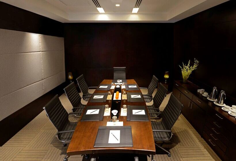 هتل Radisson Blu Chattogram Bay View