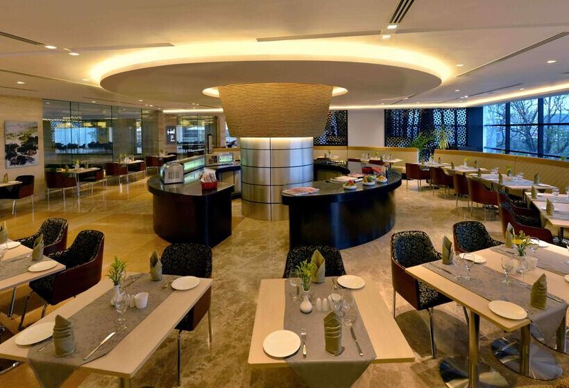 هتل Radisson Blu Chattogram Bay View