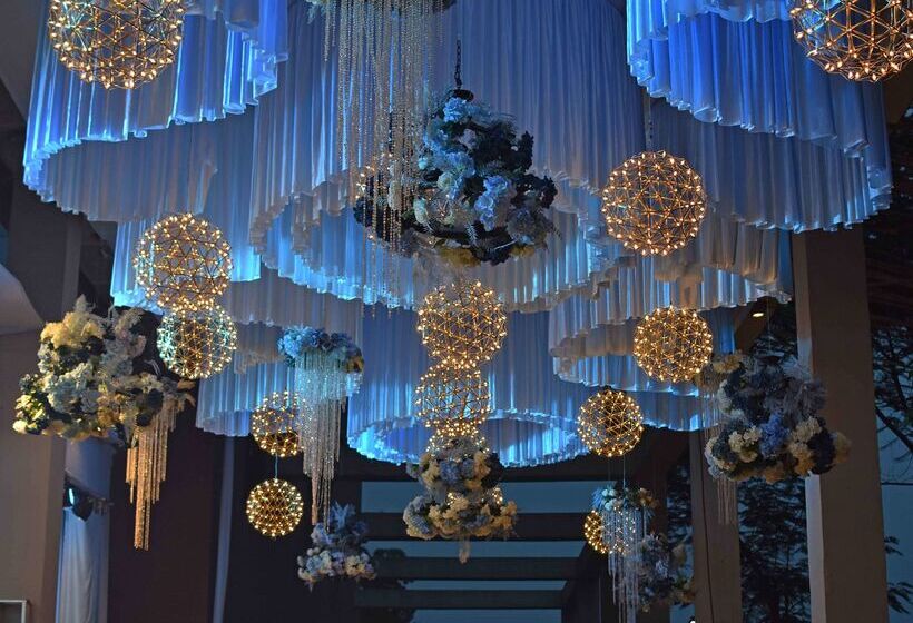 هتل Radisson Blu Chattogram Bay View