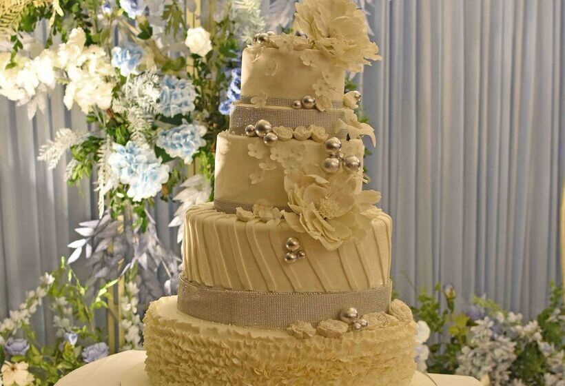 هتل Radisson Blu Chattogram Bay View