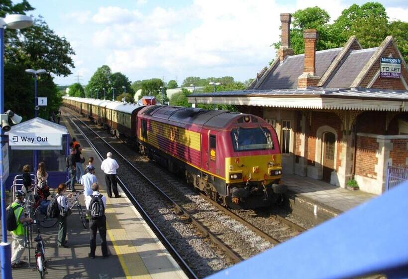 فندق Railway Inn