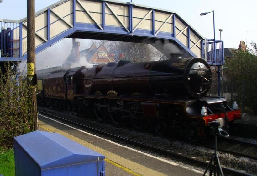 فندق Railway Inn