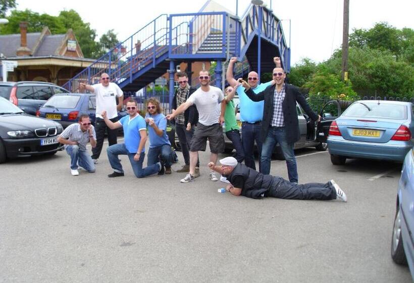 فندق Railway Inn