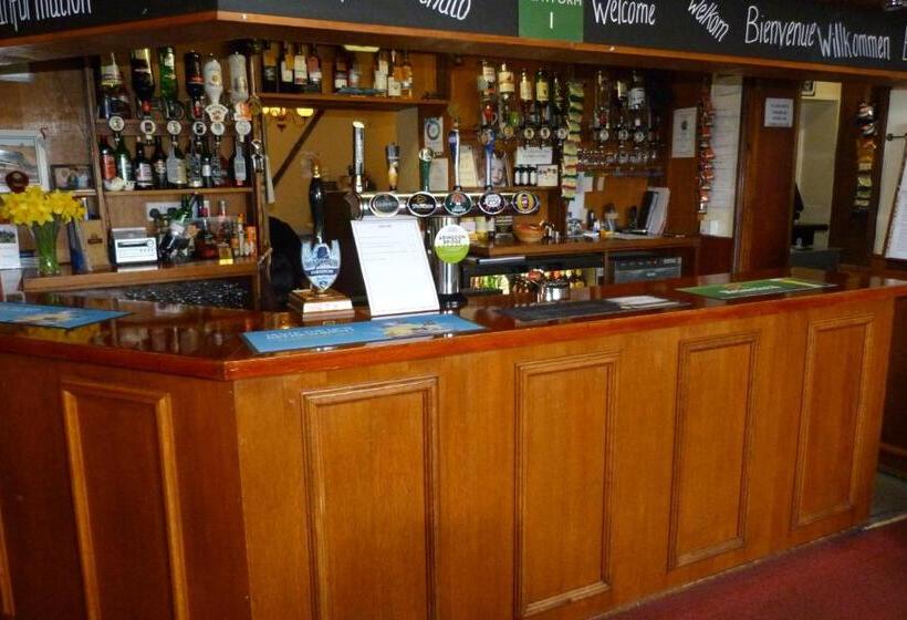 فندق Railway Inn