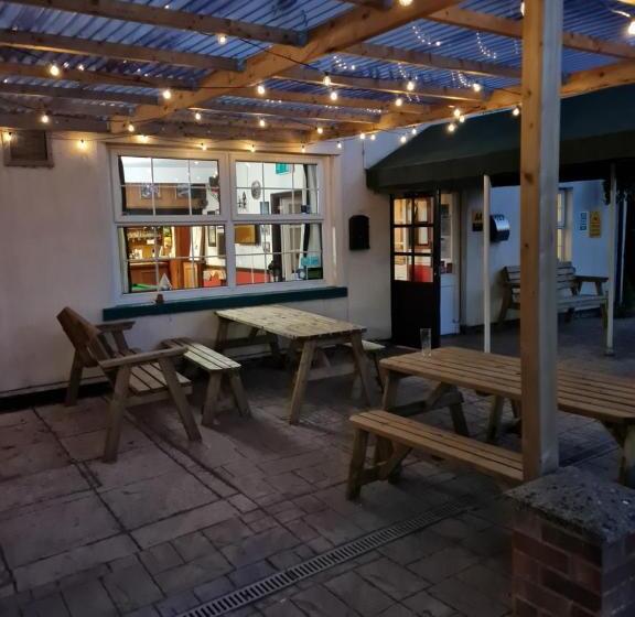 فندق Railway Inn