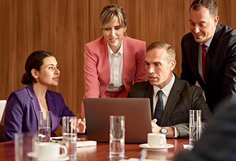 בית מלון כפרי Sheraton Dubrovnik Riviera