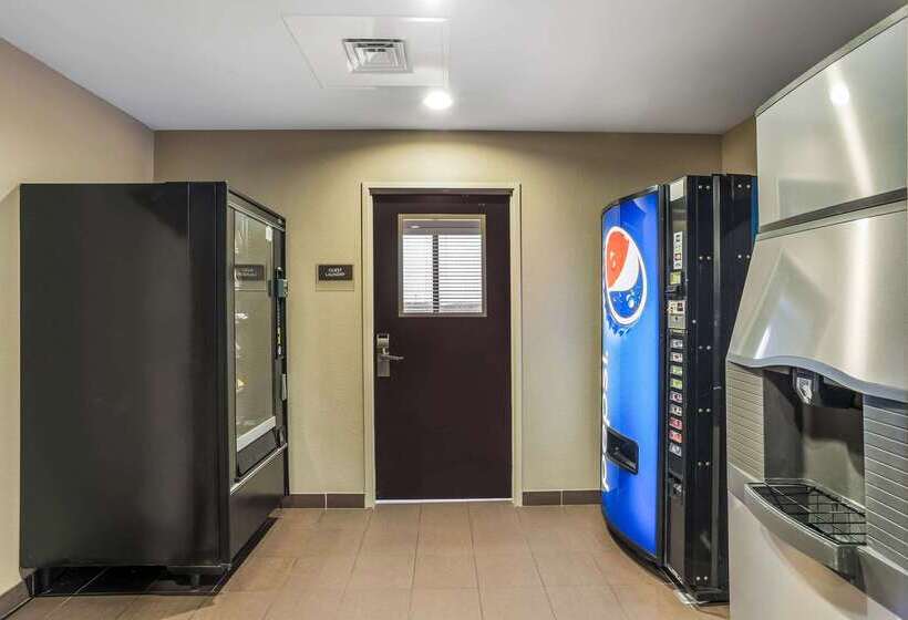 בית מלון כפרי Sleep Inn & Suites Hannibal