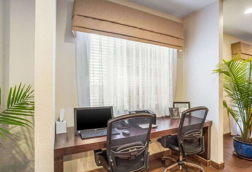 בית מלון כפרי Sleep Inn & Suites Hannibal