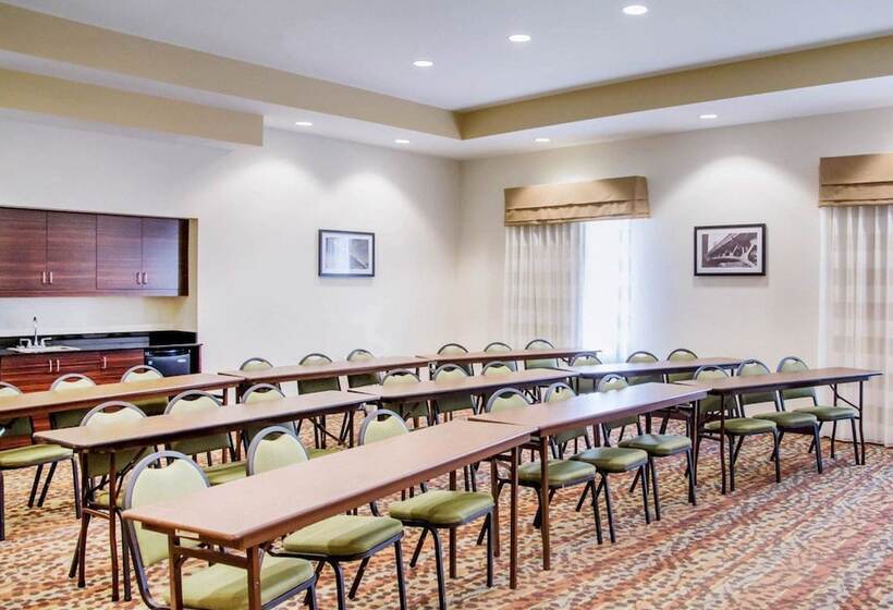 בית מלון כפרי Sleep Inn & Suites Parkersburg