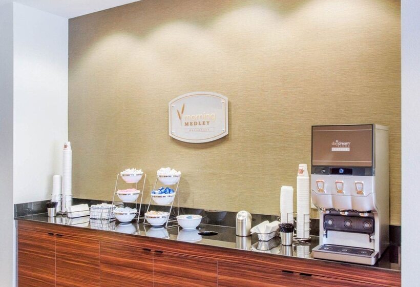 בית מלון כפרי Sleep Inn & Suites Parkersburg