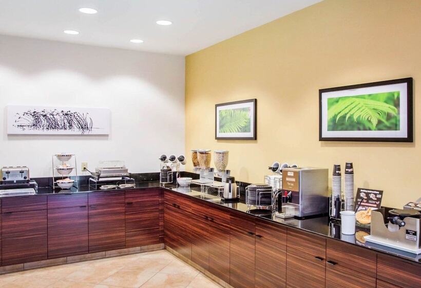 בית מלון כפרי Sleep Inn & Suites Parkersburg