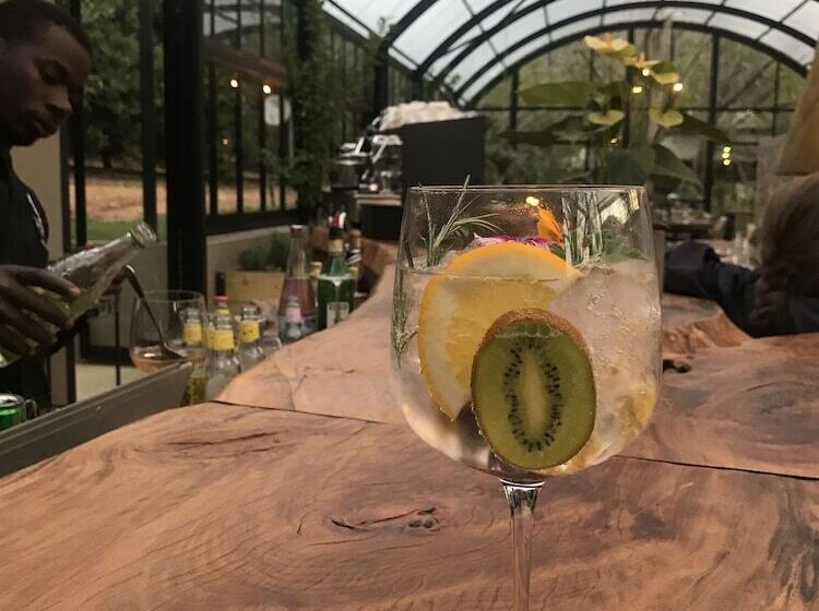 호텔 Summerfields Rose Retreat And Spa