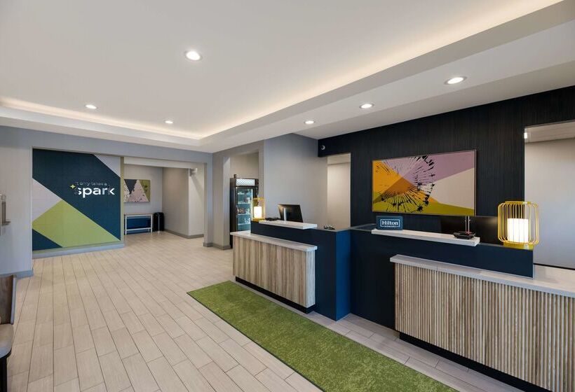 Отель Spark By Hilton Midland South