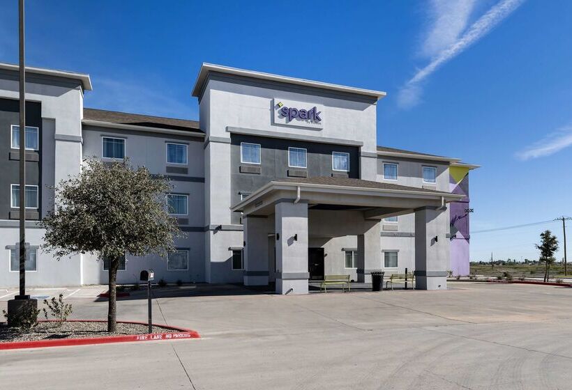 Отель Spark By Hilton Midland South