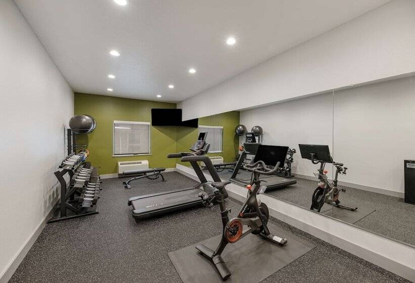 Отель Spark By Hilton Midland South