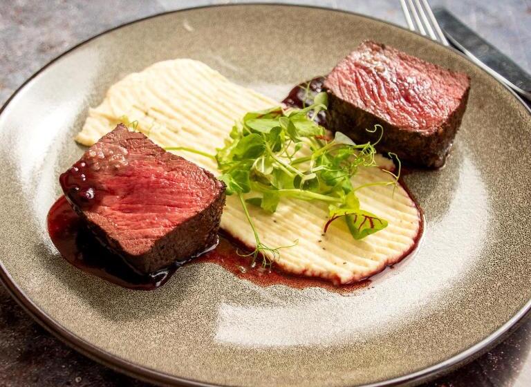 Отель Crown And Garter