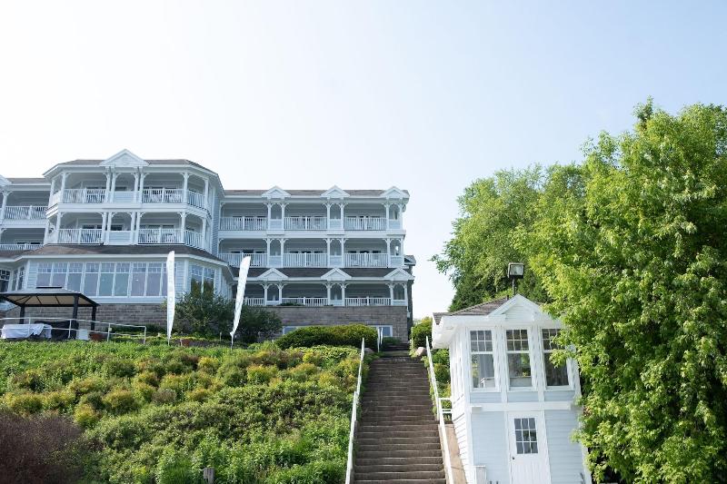 호텔 The Geneva Inn