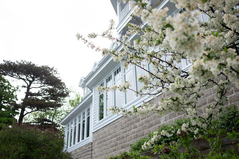 호텔 The Geneva Inn