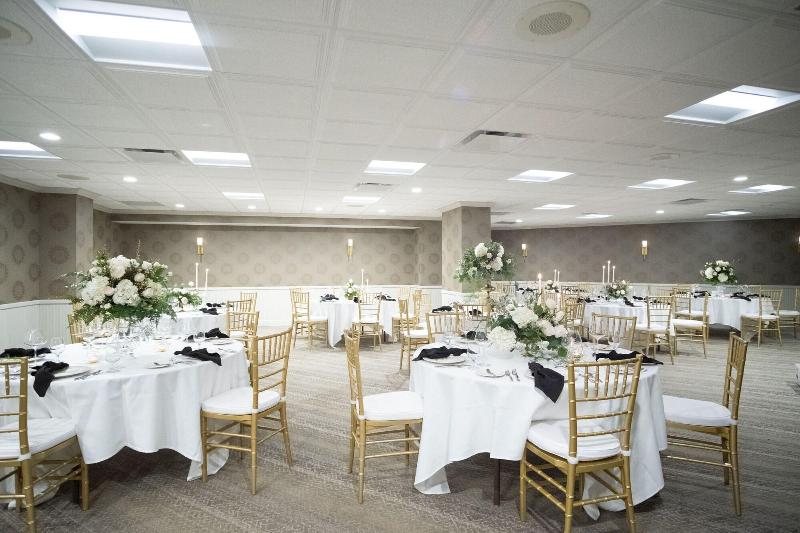 호텔 The Geneva Inn