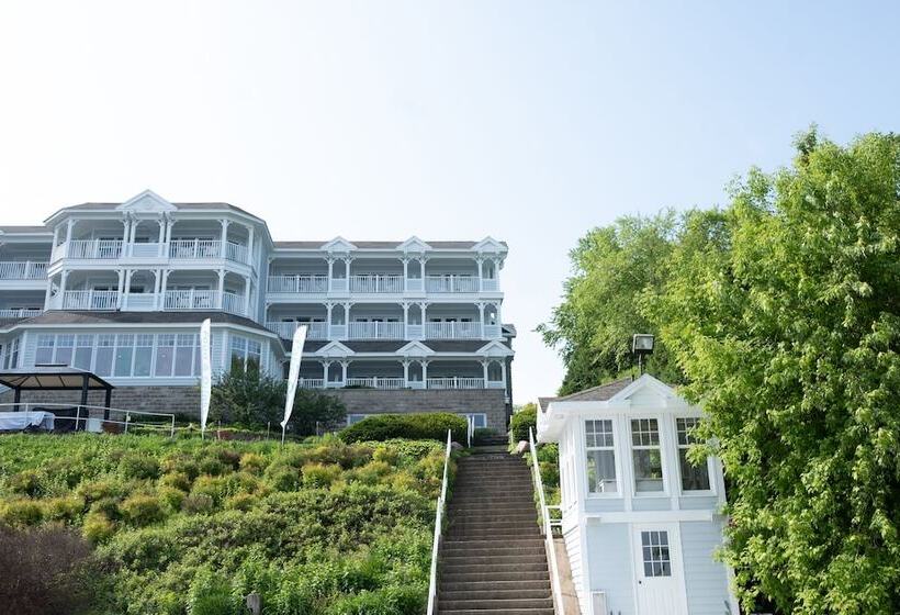 호텔 The Geneva Inn