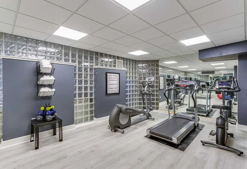 호텔 The Geneva Inn