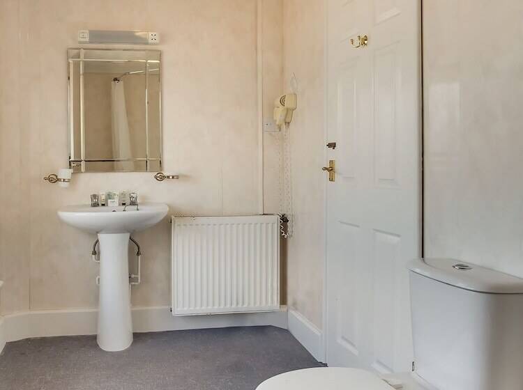 בית מלון כפרי The Manor