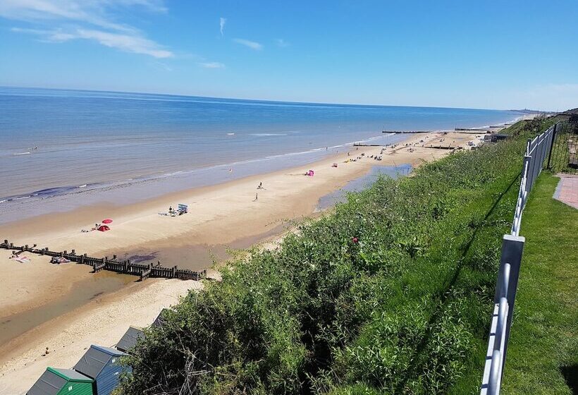 בית מלון כפרי The Manor