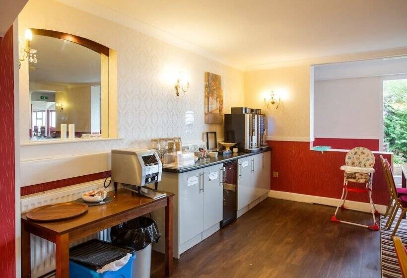 בית מלון כפרי The Manor