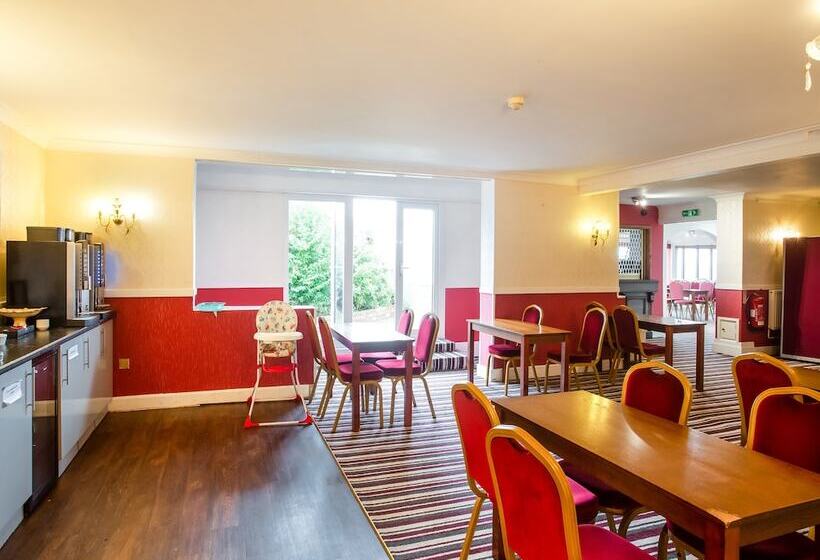 בית מלון כפרי The Manor